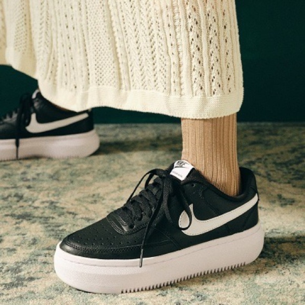 Nike Women's Court Vision Alta Casual Sneakers size 8 - Picture 8 of 10